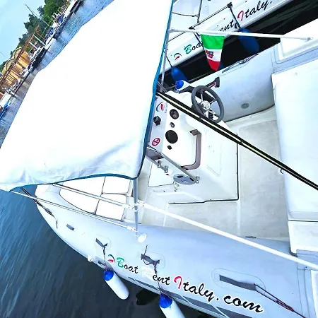 Sunset Cruise For 2 People And For 1 Night With Breakfast * Lesa